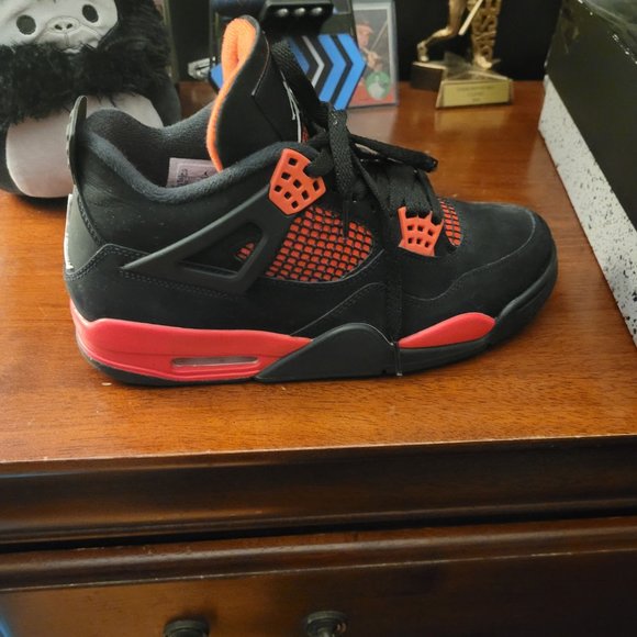 Size 8.5 - Jordan 4 Retro Mid Red Thunder - Picture 5 of 6